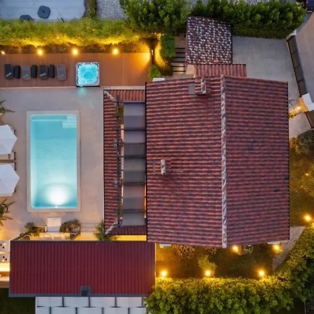 Luxury Aurelia - By Istrabook Villa