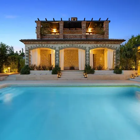 Villa Luxury Aurelia - By Istrabook *