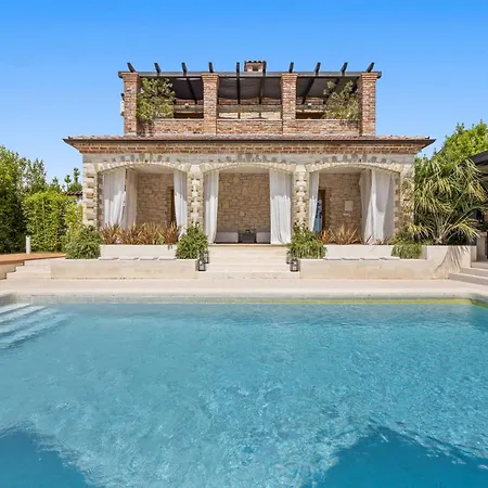 Luxury Aurelia - By Istrabook Villa *