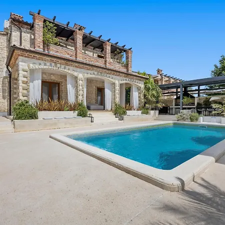 Luxury Aurelia - By Istrabook Villa