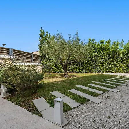 Luxury Aurelia - By Istrabook Villa