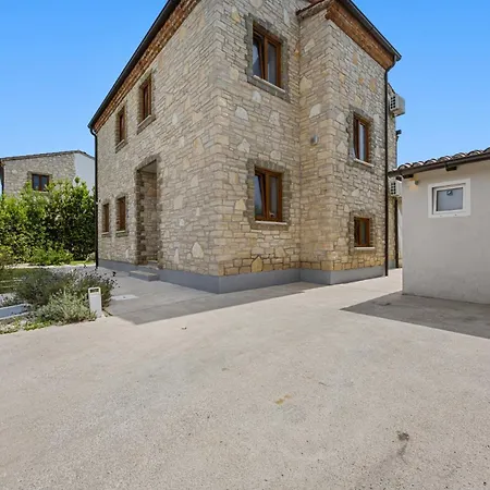 Luxury Aurelia - By Istrabook Villa *