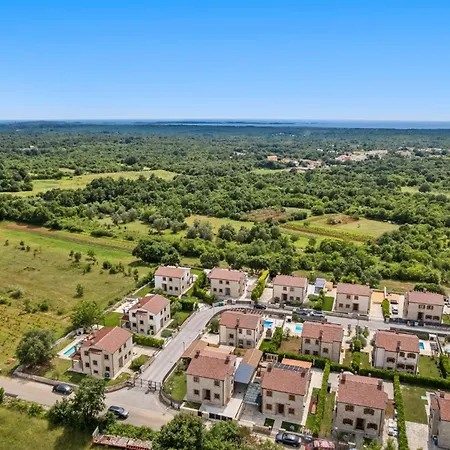 Luxury Aurelia - By Istrabook Villa *
