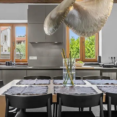 Luxury Aurelia - By Istrabook Villa *